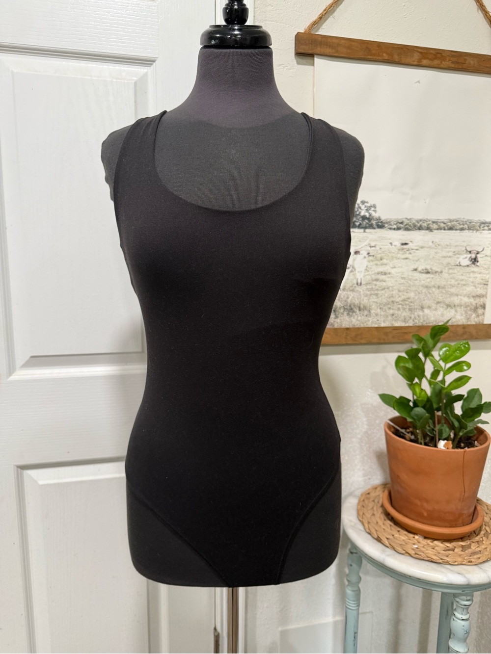 gaze Black Sleeveless Scoop Neck Bodysuit
